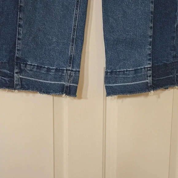 GAP High Rise Stride Wide Leg Jeans - Picture 6 of 9